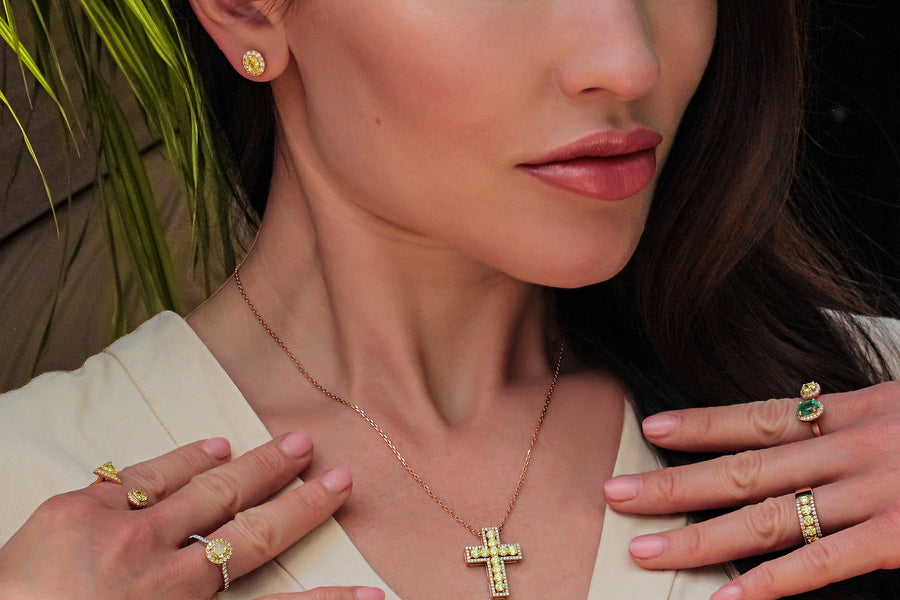 Yellow & White Diamond Pendant/cross Leo